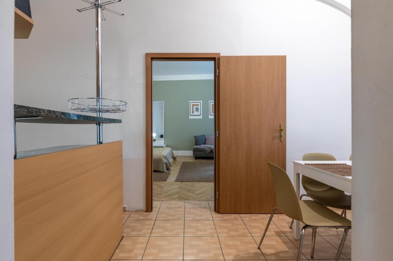 Spacious 3 Bedroom Apartment In The Heart Of Прага Екстер'єр фото