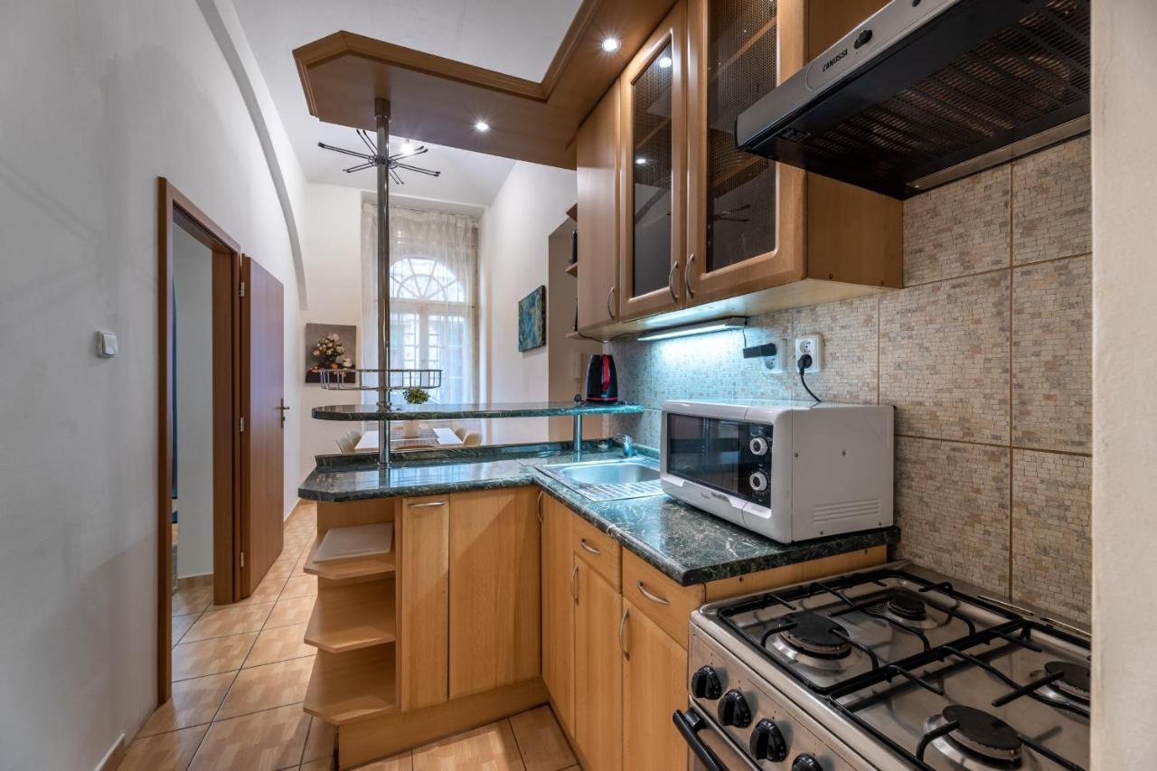Spacious 3 Bedroom Apartment In The Heart Of Прага Екстер'єр фото
