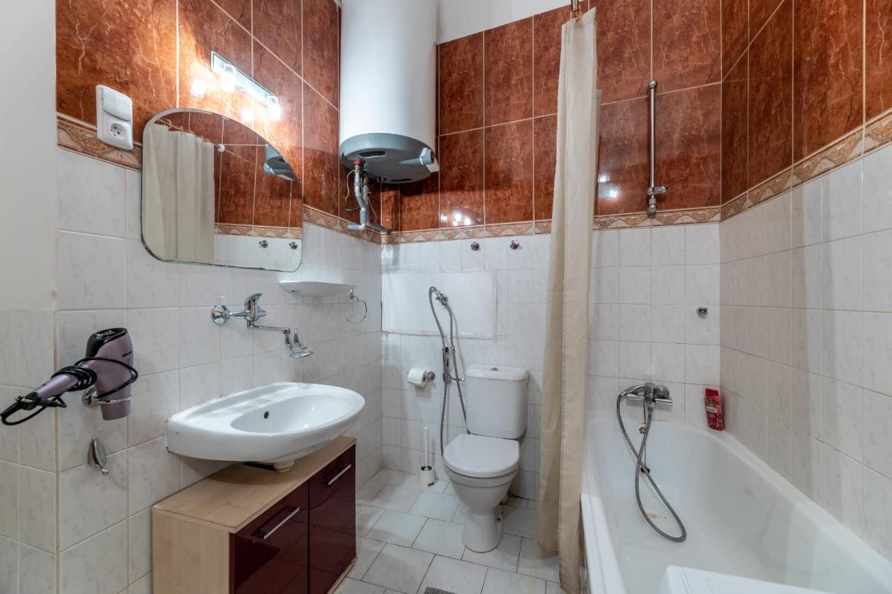 Spacious 3 Bedroom Apartment In The Heart Of Прага Екстер'єр фото